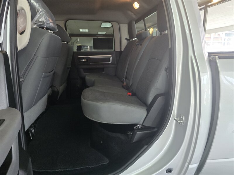 2016 RAM 1500 Big Horn/CREW CAB/HEMI/4X4 - Photo 11 - Hamilton, OH 45015