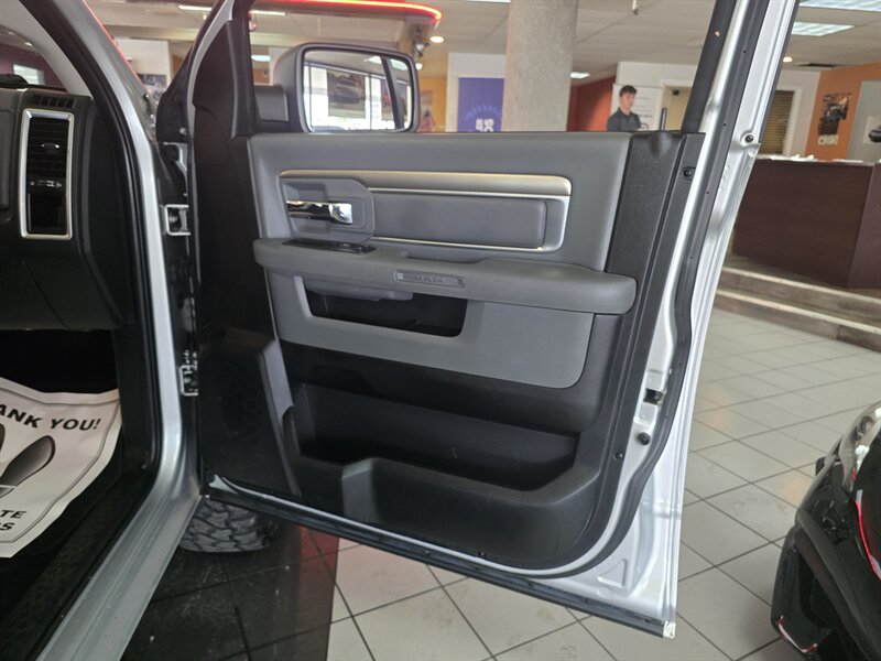 2016 RAM 1500 Big Horn/CREW CAB/HEMI/4X4 - Photo 12 - Hamilton, OH 45015