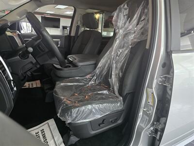 2016 RAM 1500 Big Horn/CREW CAB/HEMI/4X4 - Photo 9 - Hamilton, OH 45015