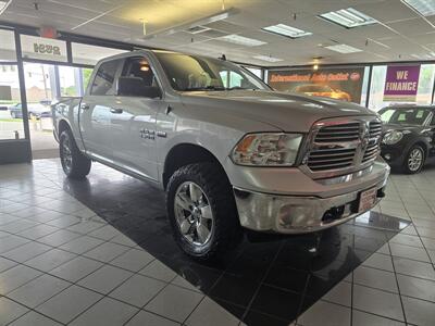 2016 RAM 1500 Big Horn/CREW CAB/HEMI/4X4 - Photo 2 - Hamilton, OH 45015