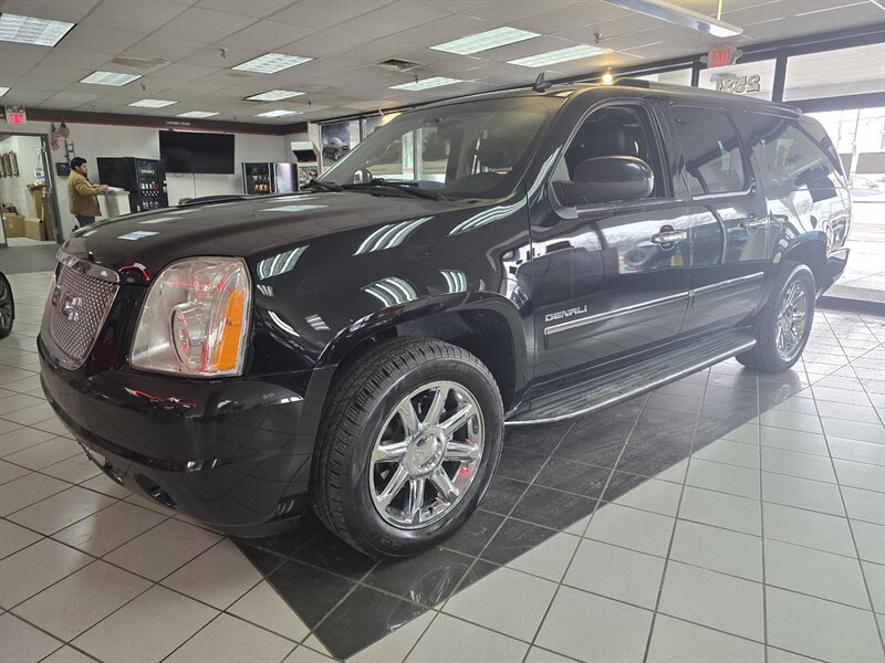 2013 GMC Yukon Denali 4DR SUV AWD   - Photo 1 - Hamilton, OH 45015