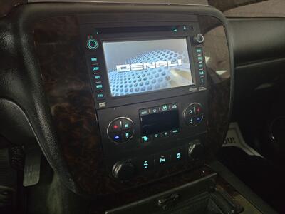 2013 GMC Yukon Denali 4DR SUV AWD   - Photo 22 - Hamilton, OH 45015