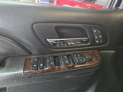 2013 GMC Yukon Denali 4DR SUV AWD   - Photo 7 - Hamilton, OH 45015