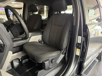 2018 Ford F-150 XL/STX/ SUPER CREW 4X4   - Photo 10 - Hamilton, OH 45015