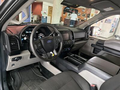 2018 Ford F-150 XL/STX/ SUPER CREW 4X4   - Photo 12 - Hamilton, OH 45015