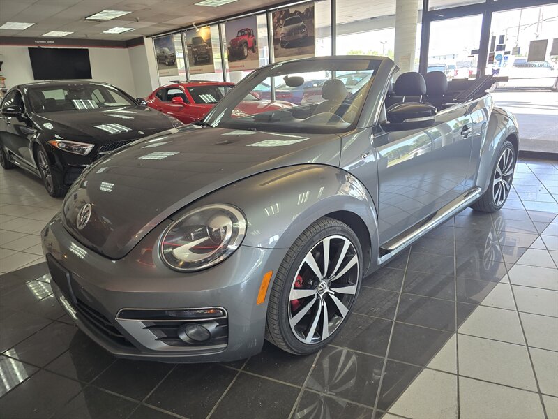 2014 Volkswagen Beetle Convertible R-Line PZEV 2DR - Photo 1 - Hamilton, OH 45015