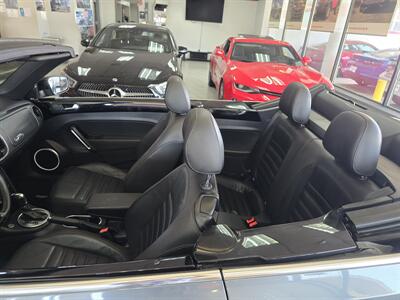 2014 Volkswagen Beetle Convertible R-Line PZEV 2DR   - Photo 11 - Hamilton, OH 45015