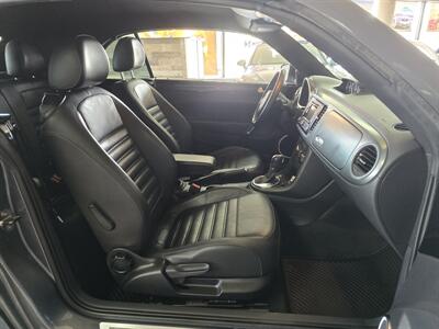 2014 Volkswagen Beetle Convertible R-Line PZEV 2DR   - Photo 18 - Hamilton, OH 45015