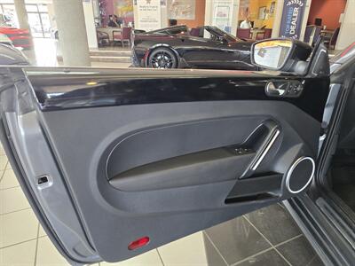 2014 Volkswagen Beetle Convertible R-Line PZEV 2DR   - Photo 12 - Hamilton, OH 45015
