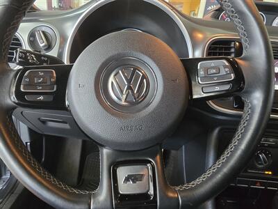 2014 Volkswagen Beetle Convertible R-Line PZEV 2DR   - Photo 26 - Hamilton, OH 45015