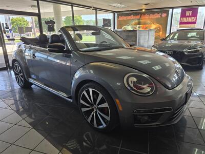 2014 Volkswagen Beetle Convertible R-Line PZEV 2DR   - Photo 2 - Hamilton, OH 45015