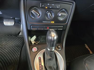 2014 Volkswagen Beetle Convertible R-Line PZEV 2DR   - Photo 25 - Hamilton, OH 45015