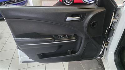 2016 Dodge Charger SE 4DR SEDAN - Photo 17 - Hamilton, OH 45015