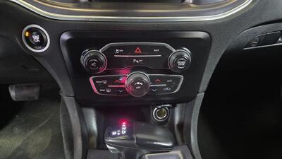 2016 Dodge Charger SE 4DR SEDAN - Photo 16 - Hamilton, OH 45015