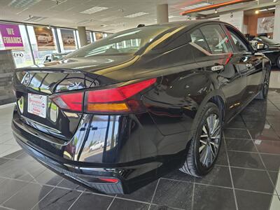 2023 Nissan Altima 2.5 SV 4DR SEDAN   - Photo 5 - Hamilton, OH 45015