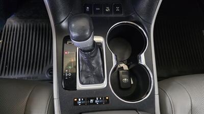 2014 Toyota Highlander Limited   - Photo 15 - Hamilton, OH 45015