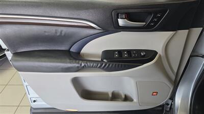 2014 Toyota Highlander Limited   - Photo 19 - Hamilton, OH 45015