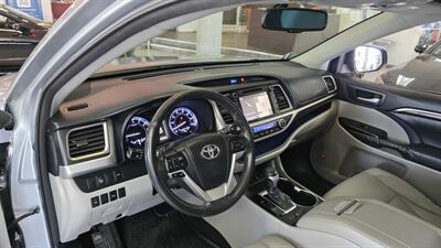 2014 Toyota Highlander Limited   - Photo 7 - Hamilton, OH 45015