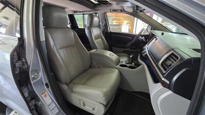 2014 Toyota Highlander Limited   - Photo 30 - Hamilton, OH 45015