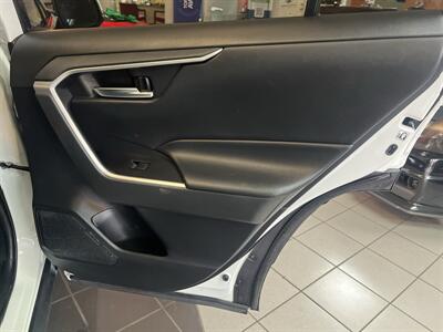 2020 Toyota RAV4 XLE 4DR SUV - Photo 21 - Hamilton, OH 45015