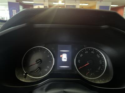 2020 Toyota RAV4 XLE 4DR SUV - Photo 11 - Hamilton, OH 45015