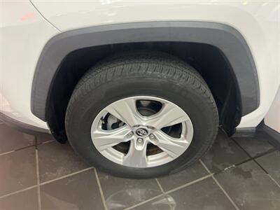 2020 Toyota RAV4 XLE 4DR SUV - Photo 28 - Hamilton, OH 45015