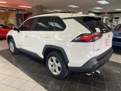 2020 Toyota RAV4 XLE 4DR SUV - Photo 8 - Hamilton, OH 45015