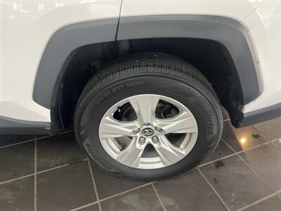 2020 Toyota RAV4 XLE 4DR SUV - Photo 27 - Hamilton, OH 45015