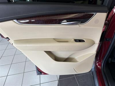 2017 Cadillac XT5 Premium Luxury 4DR SUV   - Photo 22 - Hamilton, OH 45015