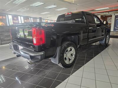 2017 Chevrolet Silverado 1500 LTZ 4DR EXTENDED CAB 4X4   - Photo 4 - Hamilton, OH 45015