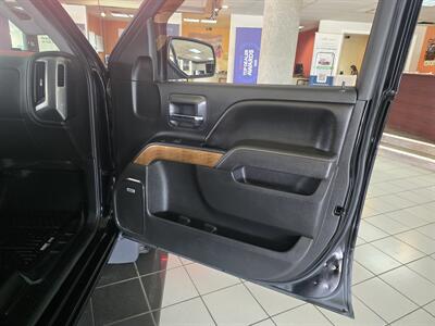 2017 Chevrolet Silverado 1500 LTZ 4DR EXTENDED CAB 4X4   - Photo 11 - Hamilton, OH 45015