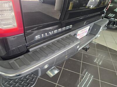 2017 Chevrolet Silverado 1500 LTZ 4DR EXTENDED CAB 4X4   - Photo 35 - Hamilton, OH 45015