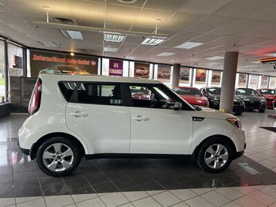 2019 Kia Soul 4DR CROSSOVER - Photo 5 - Hamilton, OH 45015