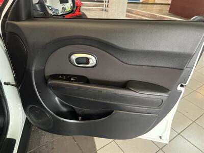 2019 Kia Soul 4DR CROSSOVER - Photo 24 - Hamilton, OH 45015