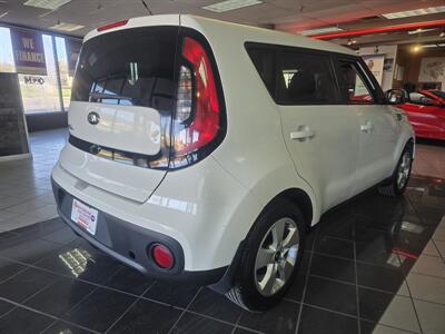 2019 Kia Soul 4DR CROSSOVER - Photo 6 - Hamilton, OH 45015