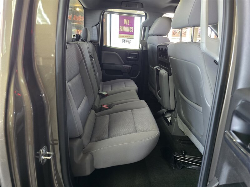 2014 GMC Sierra 1500 SLE 4DR EXTENDED CAB - Photo 16 - Hamilton, OH 45015