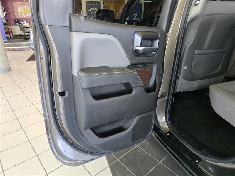 2014 GMC Sierra 1500 SLE 4DR EXTENDED CAB - Photo 10 - Hamilton, OH 45015