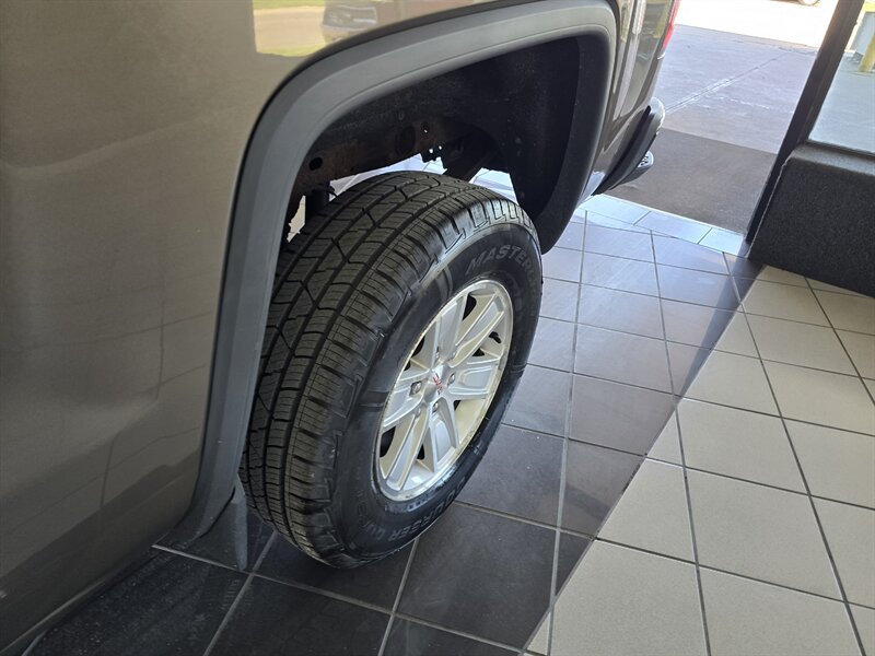2014 GMC Sierra 1500 SLE 4DR EXTENDED CAB - Photo 30 - Hamilton, OH 45015