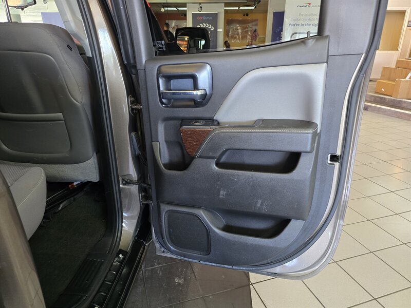 2014 GMC Sierra 1500 SLE 4DR EXTENDED CAB - Photo 15 - Hamilton, OH 45015