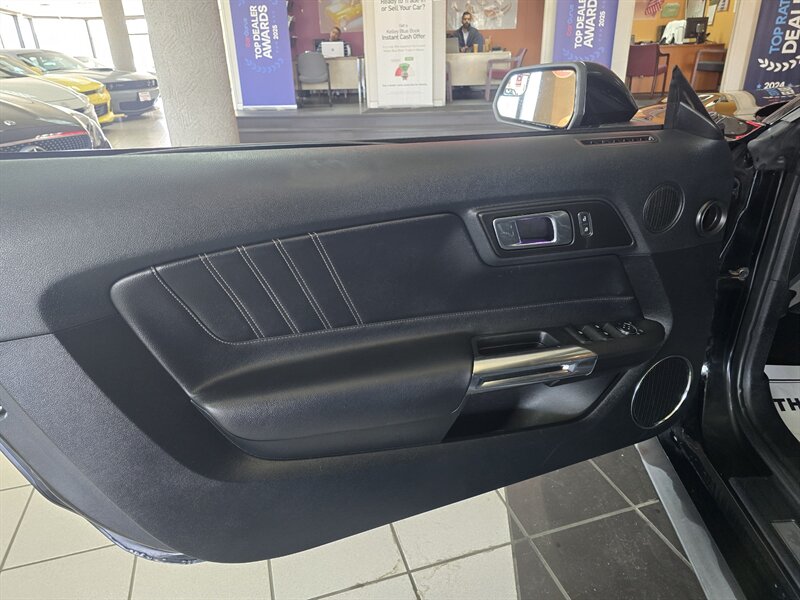2019 Ford Mustang EcoBoost 2DR CONVERTIBLE - Photo 7 - Hamilton, OH 45015