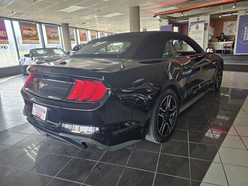 2019 Ford Mustang EcoBoost 2DR CONVERTIBLE - Photo 4 - Hamilton, OH 45015