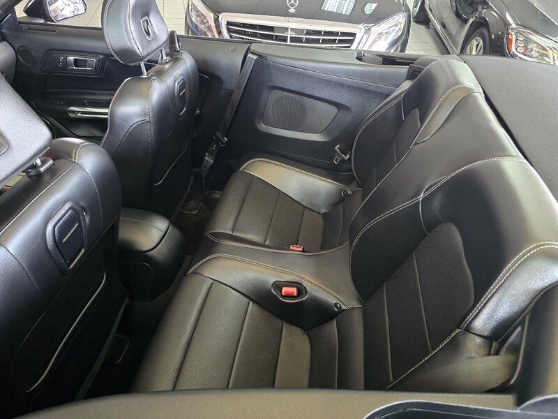 2019 Ford Mustang EcoBoost 2DR CONVERTIBLE - Photo 34 - Hamilton, OH 45015