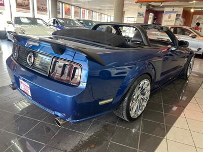 2009 Ford Mustang GT Premium 2DR CONVERTIBLE   - Photo 4 - Hamilton, OH 45015