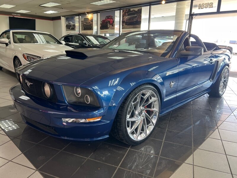 2009 Ford Mustang GT Premium 2DR CONVERTIBLE - Photo 1 - Hamilton, OH 45015