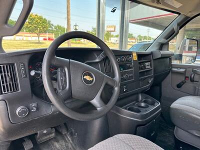 2017 Chevrolet Express G3500 2DR CUAWAY EXTENDED CARGO VAN   - Photo 10 - Hamilton, OH 45015