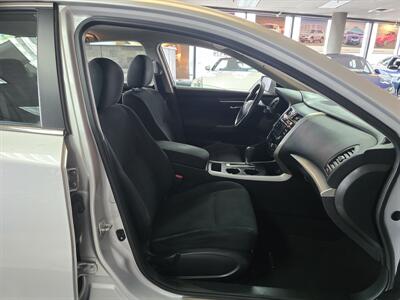 2015 Nissan Altima 2.5 SV 4DR SEDAN   - Photo 14 - Hamilton, OH 45015