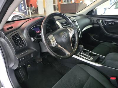 2015 Nissan Altima 2.5 SV 4DR SEDAN   - Photo 10 - Hamilton, OH 45015