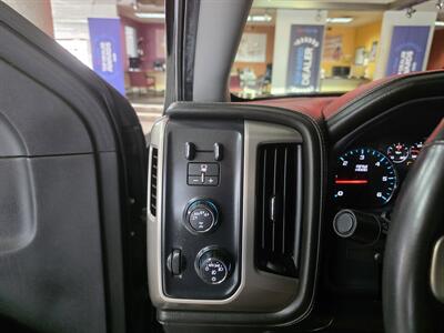 2017 GMC Sierra 1500 Denali 4DR CREW CAB 4X4/V8   - Photo 30 - Hamilton, OH 45015