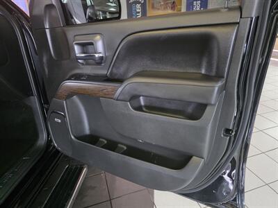 2017 GMC Sierra 1500 Denali 4DR CREW CAB 4X4/V8   - Photo 21 - Hamilton, OH 45015