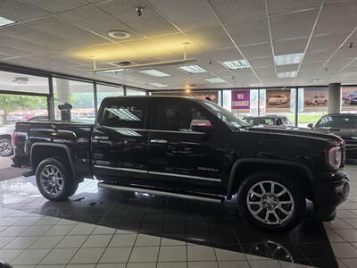 2017 GMC Sierra 1500 Denali 4DR CREW CAB 4X4/V8   - Photo 5 - Hamilton, OH 45015